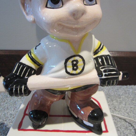Boston Bruins Hockey Player Vintage Ceramic Lamp Arnels - Used/Works- No Shade - Picture 3 of 16
